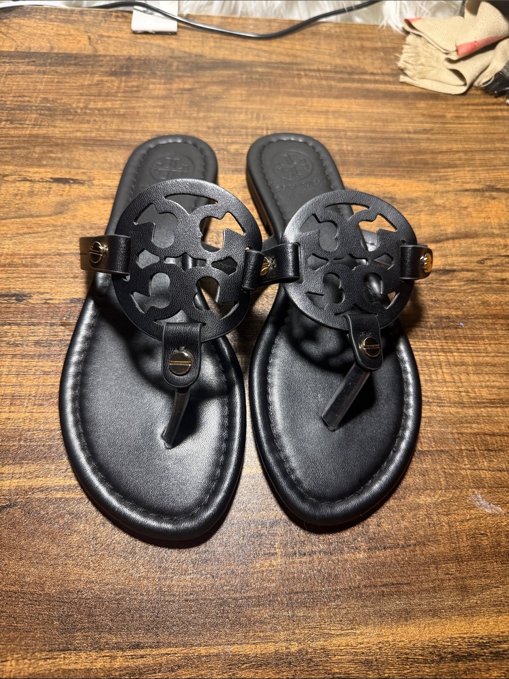 Women's Black Leather Cutout Medallion Thong Sandals